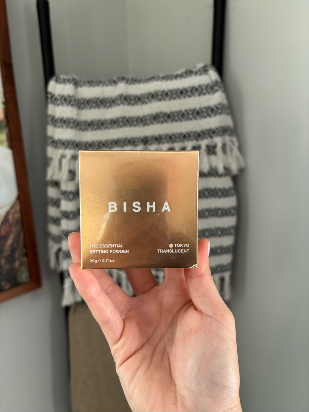 BISHA Translucent Setting Powder Compact — Gold Finish (brand new never opened)